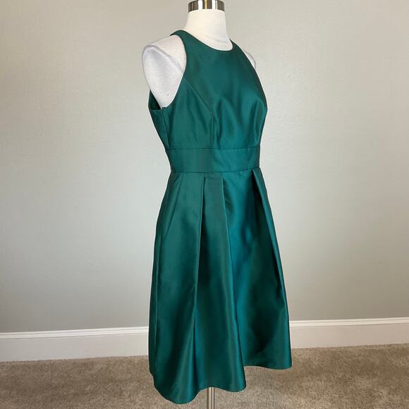 Alfred Sung Green Satin Cocktail Dress Size 8 Sleeveless Pleated Fit and Flare - Picture 2 of 13